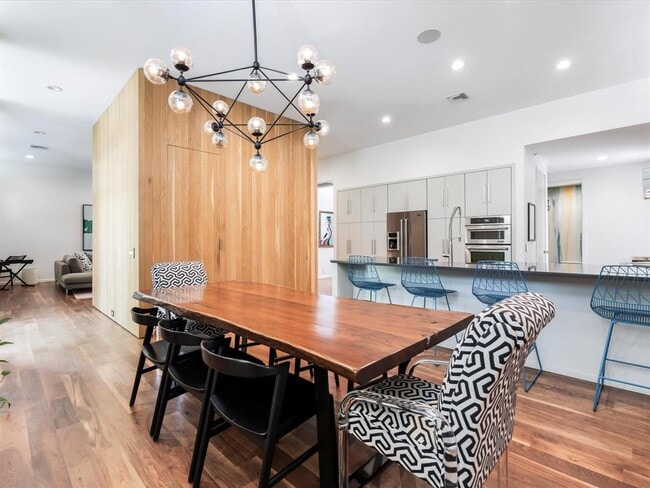 Foto del edificio - 1703 Dexter St