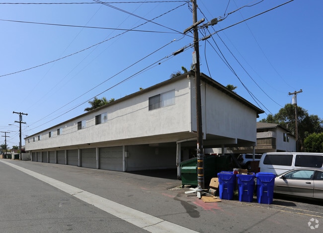Parking Area - Mauna Loa Apartments