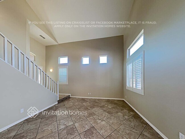 Foto del edificio - 20210 W Desert Bloom St