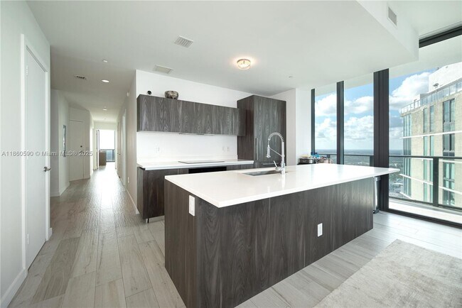 Foto del edificio - 480 NE 31st St