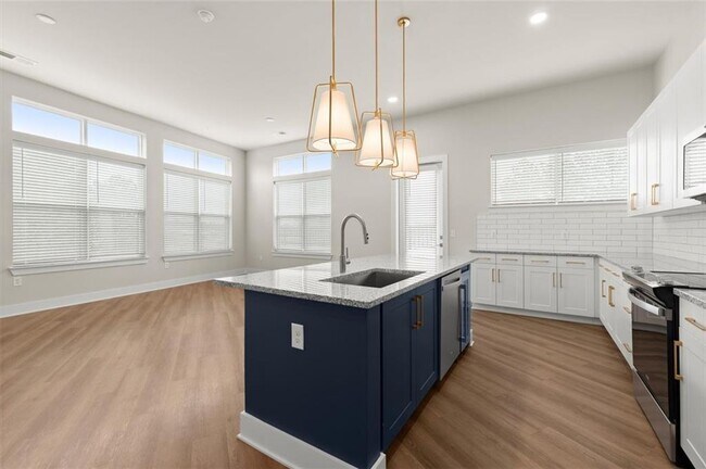 Foto del edificio - 2648 Sandy Plains Rd