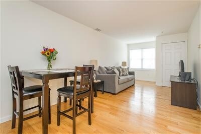 Foto del edificio - 660 Cambridge St