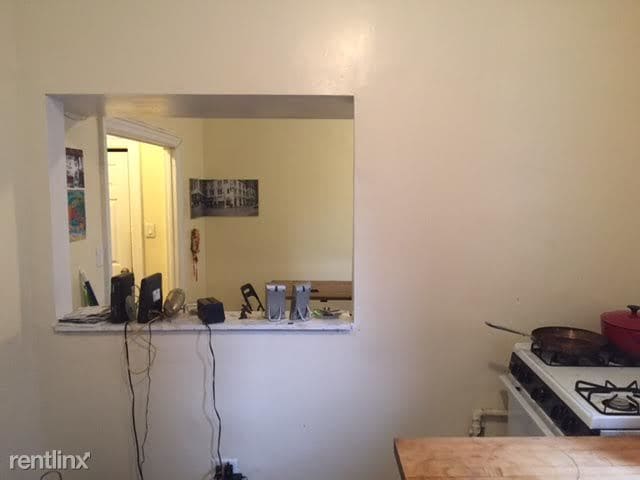 Building Photo - 300 Sullivan Pl
