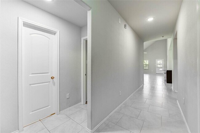 Foto del edificio - 23815 Rivage Ridge Dr