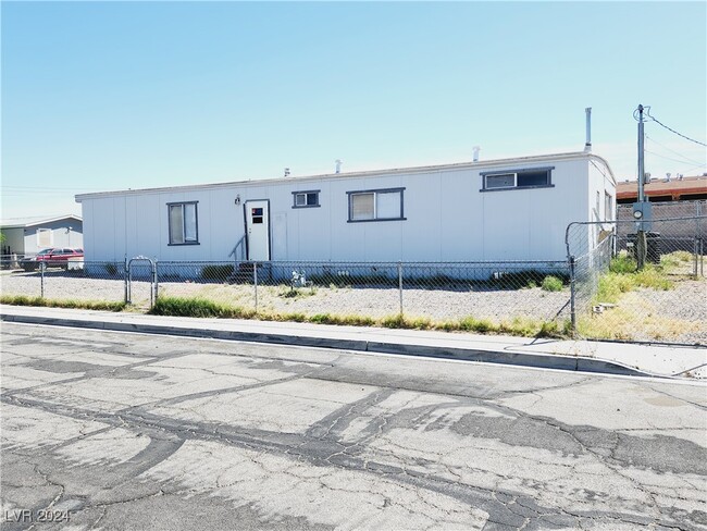 Building Photo - 6135 Carlsbad Ave