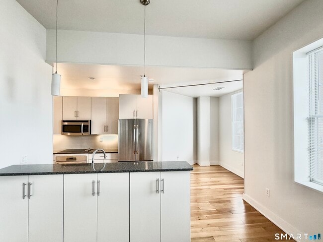 Photo - 60 Willow St Apartment