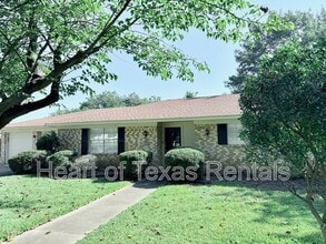 Building Photo - 465 Cranbrook Dr