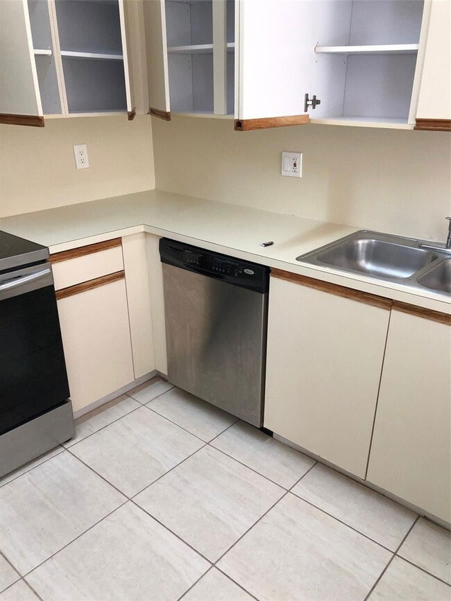 Foto del edificio - 6132 NW 181st Terrace Cir W