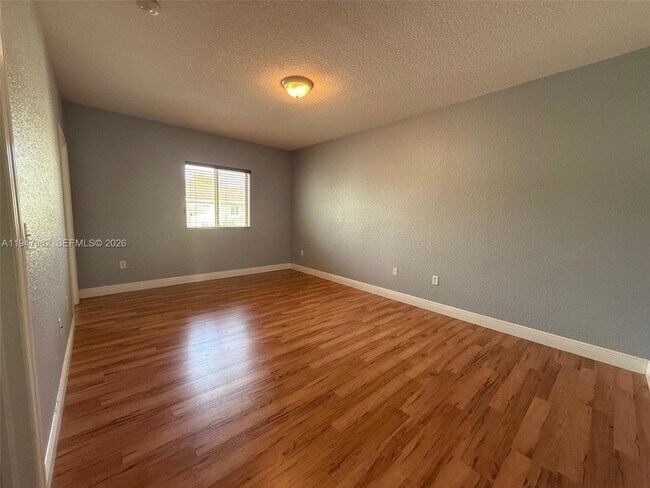 Foto del edificio - 1979 SE 23rd Terrace