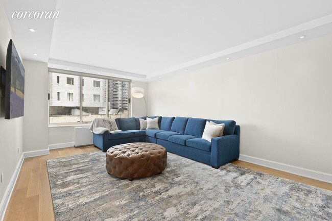 Building Photo - 170 E 87th St