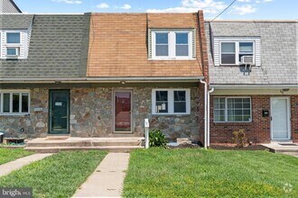Building Photo - 590 B St