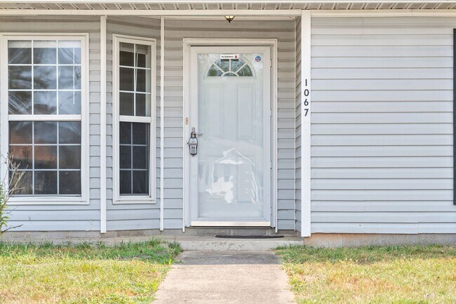 Building Photo - 1067 Shadow Ridge Ave