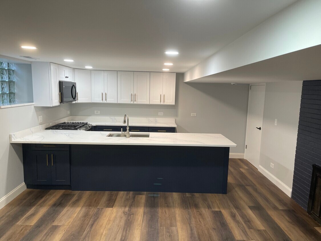 Foto principal - 945 N La Grange Rd