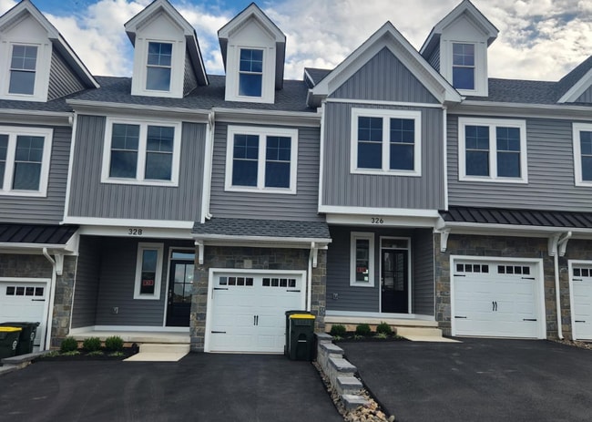 Building Photo - 328 Foxtail Ln