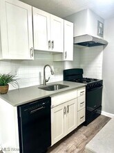Building Photo - 5011 Nob Hill Dr