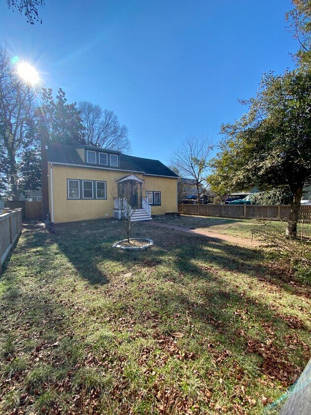 Foto principal - 4 Bedroom / 2 Bath Eastport Cape Cod