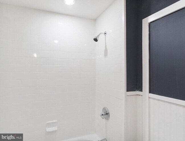 Foto del edificio - 654 N 36th St