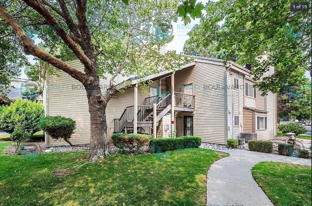 Primary Photo - This stunning two-bedroom, two-bathroom to...