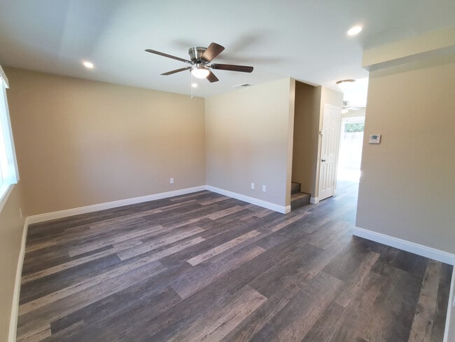 Building Photo - 691 Graves Ave