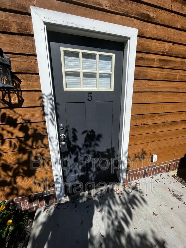 Primary Photo - 355 Saylor St