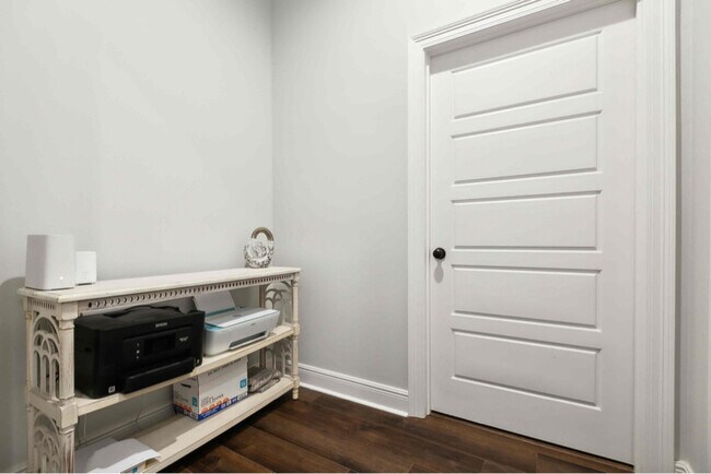 Building Photo - 9003 Magnolia Vw Dr