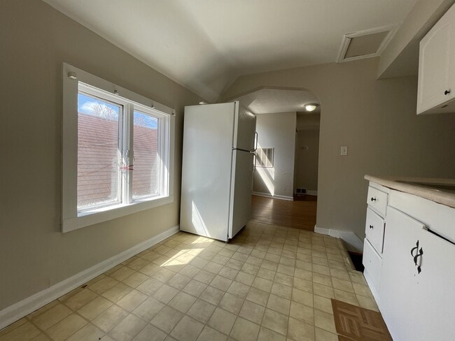 Building Photo - 2113 5th St NE