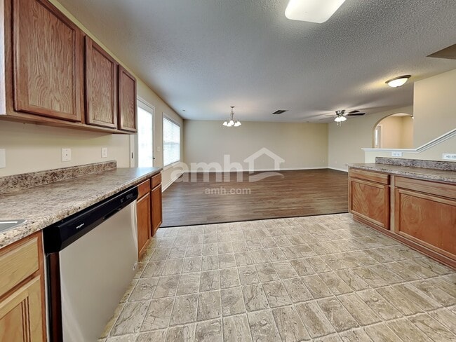 Building Photo - 1308 Silver Dr