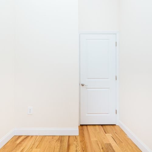 Building Photo - 24 Rogers Ave