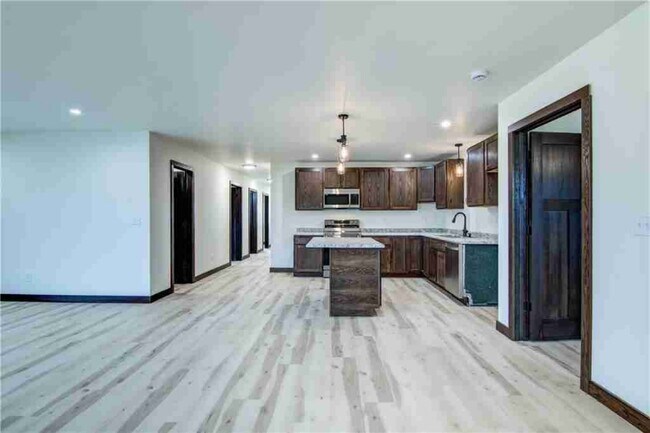 Foto del edificio - 51087 Hillside Rd