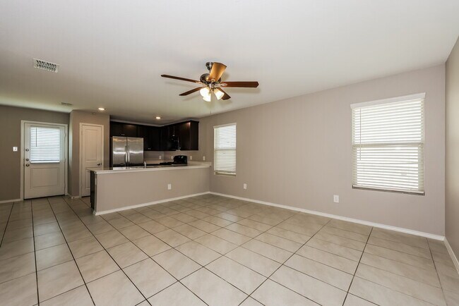 Foto del edificio - 1149 Crestview Dr