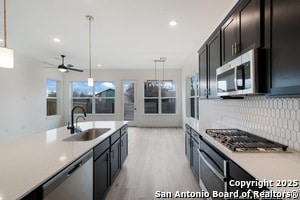 Foto del edificio - 5843 Whitby Rd