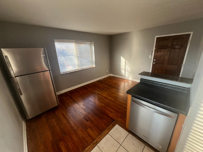 Foto del edificio - 2519 Indianola Ave