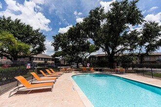 Costa Mesa Apartments photo'