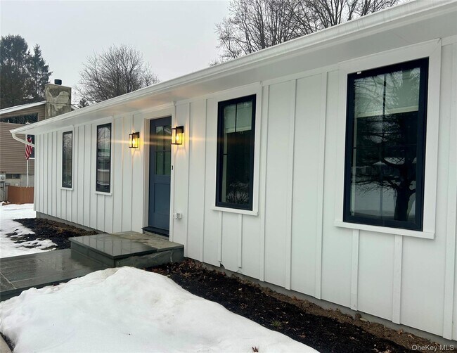 Foto del edificio - 49 Hackensack Heights Rd