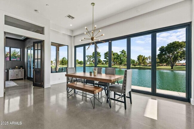 Foto del edificio - 7861 E Vía Marina