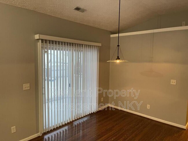 Foto del edificio - 5809 Bunkers Ave