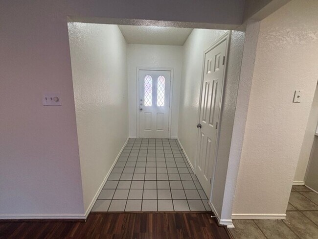 Building Photo - 6509 Tempest Dr