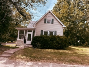 Building Photo - 1315 N Bourland Ave
