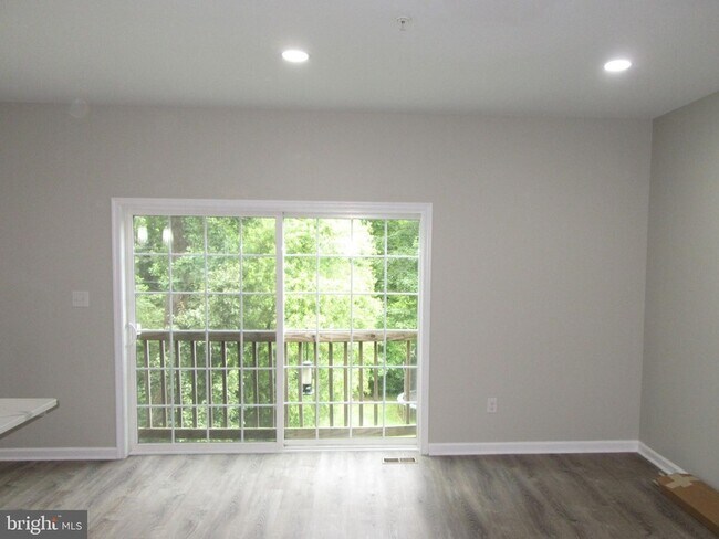 Foto del edificio - 707 S Twin Lakes Blvd