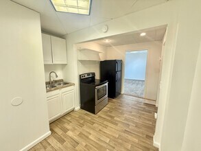 Building Photo - 287 2nd Ave