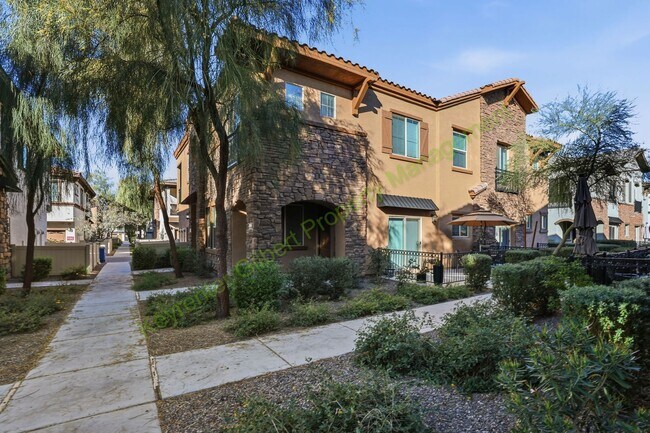 Foto del edificio - Modern Gilbert Lakeview Townhome in The Lakes at Annecy