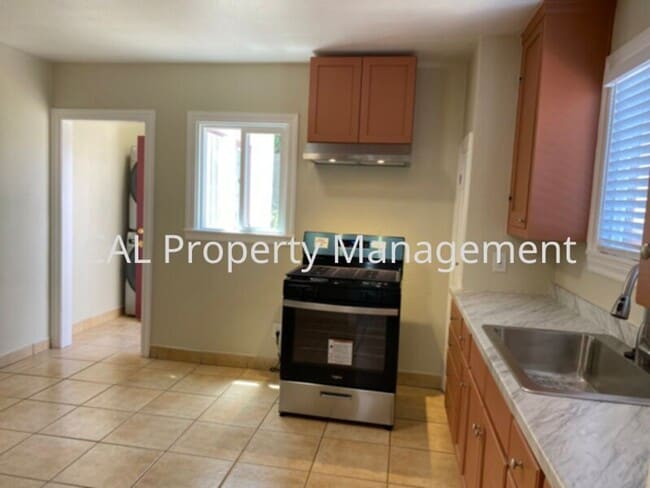 Foto del edificio - Back unit two bedroom home South Salinas!