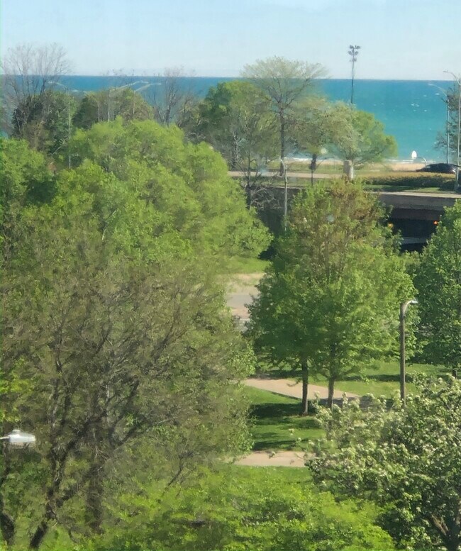 Building Photo - 5060 N Marine Dr