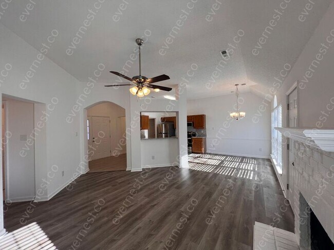 Foto del edificio - 5389 Chinkapin Oak Cove