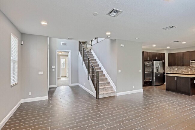 Building Photo - 122 Diamante Way