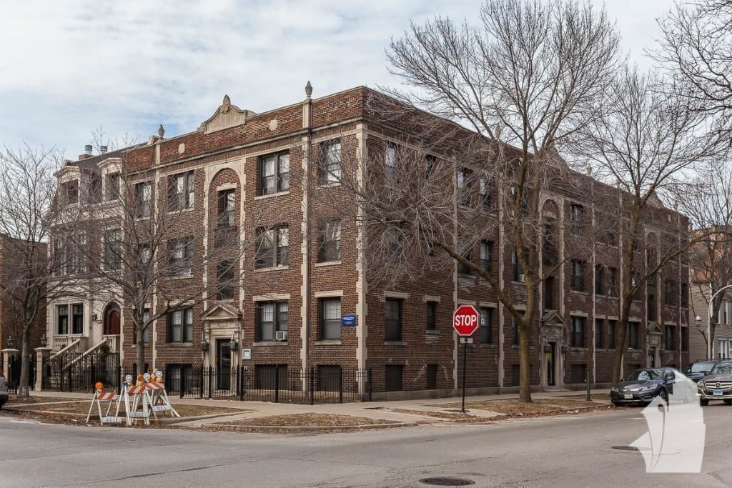 Foto principal - 1200 W Wellington Ave