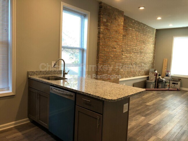 Foto del edificio - 2951 W 25th St