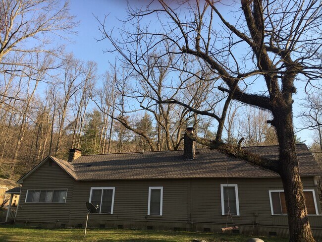 Foto del edificio - 2004 Toll Gate Rd