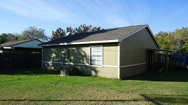 Building Photo - 24403 Running Iron Dr