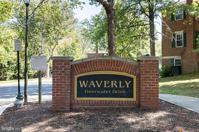 Building Photo - 13640 Deerwater Dr